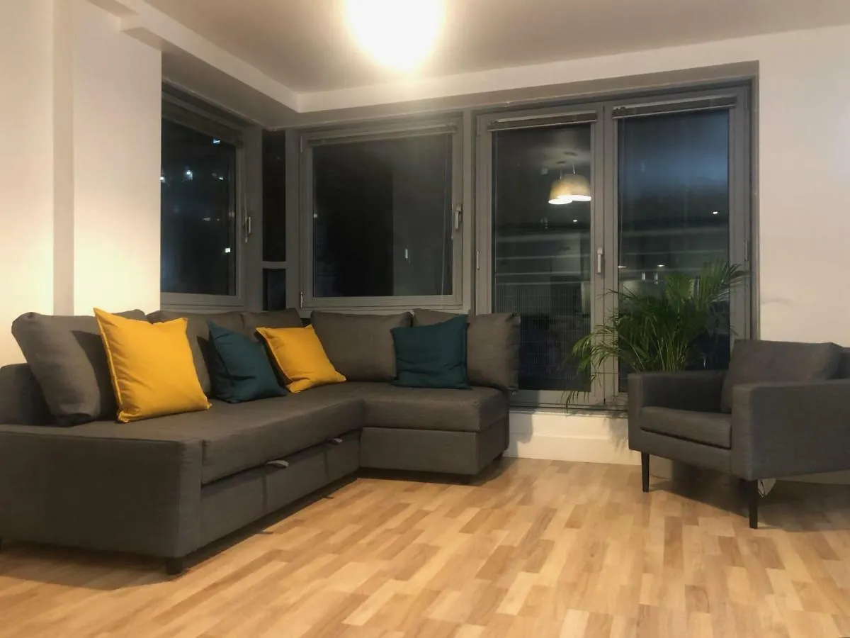 Luxury Modern Apartment By Stadium Cardiff United Kingdom